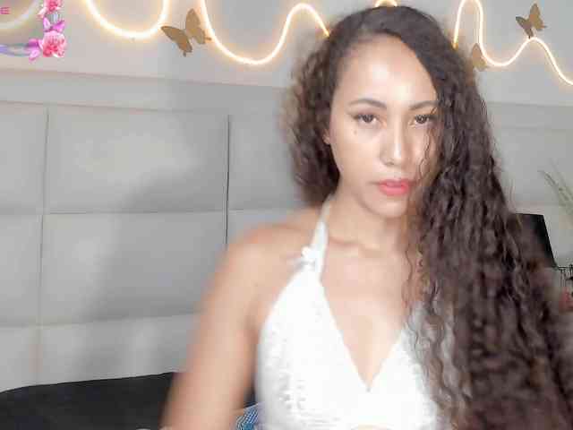 cora-luxe webcam