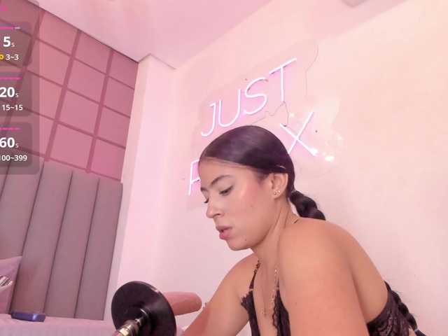 Sophiie-Evanns live cam on BongaCams