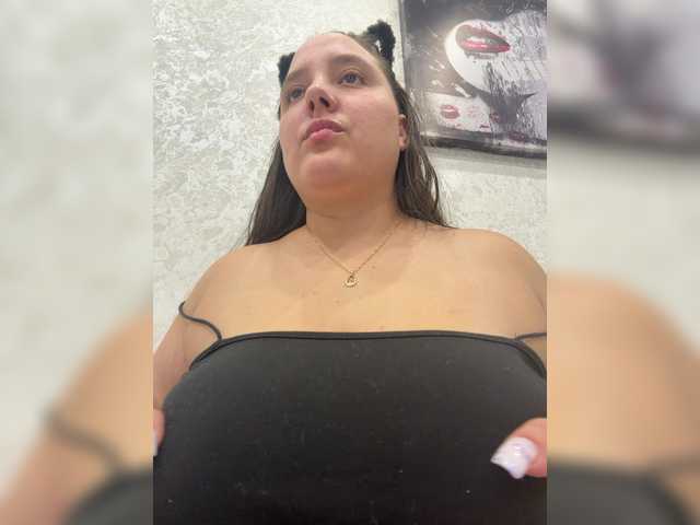 Alisaay live webcam show