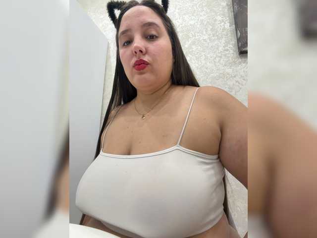 Alisaay live webcam show
