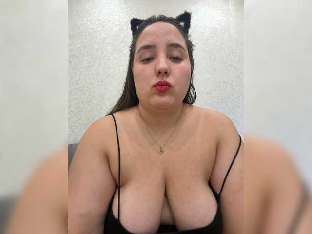 Alisaay live cam on BongaCams