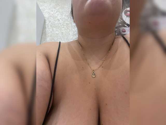 Alisaay live webcam show