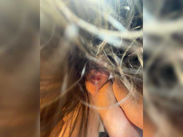 Alisaay live cam on BongaCams