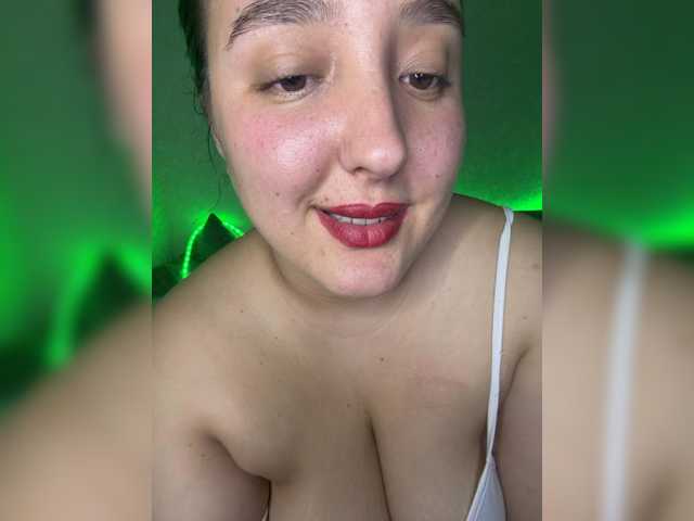 Alisaay live cam on BongaCams