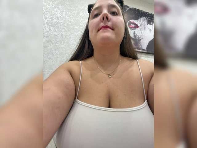 Alisaay live cam on BongaCams