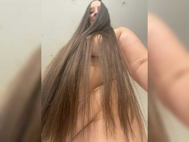 Alisaay live cam on BongaCams