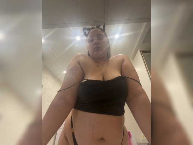 Alisaay live webcam show