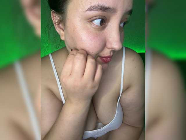 Alisaay live cam on BongaCams