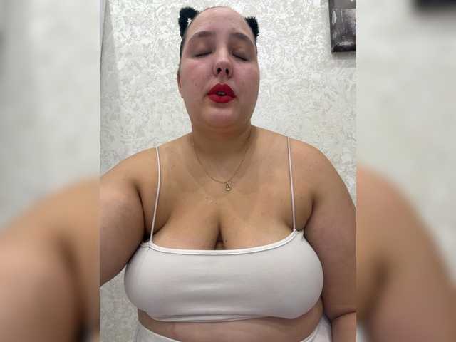 Alisaay live webcam show