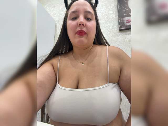 Alisaay live webcam show