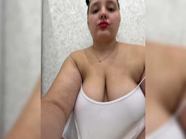 Alisaay live webcam show
