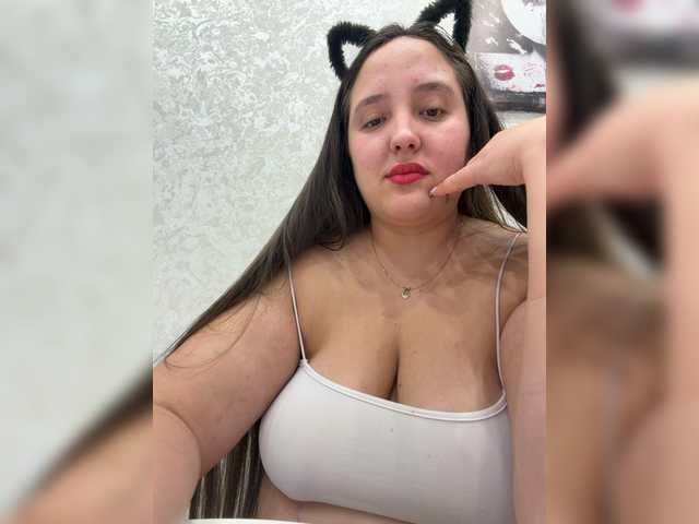 Alisaay live webcam show