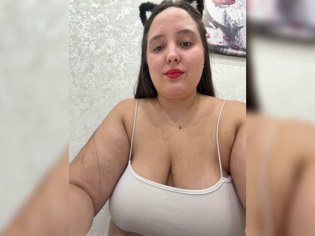 Alisaay live cam on BongaCams