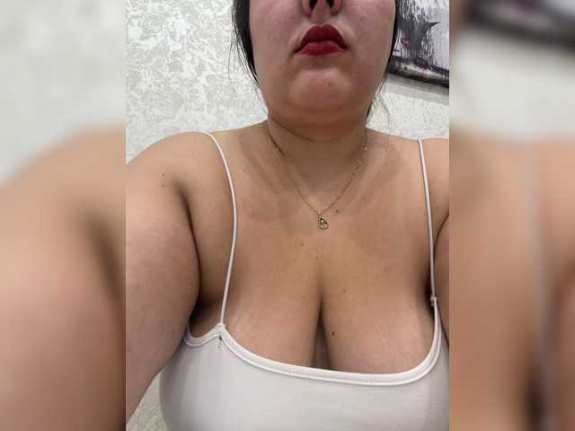 Alisaay live webcam show