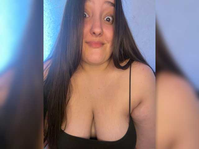 Alisaay live cam on BongaCams