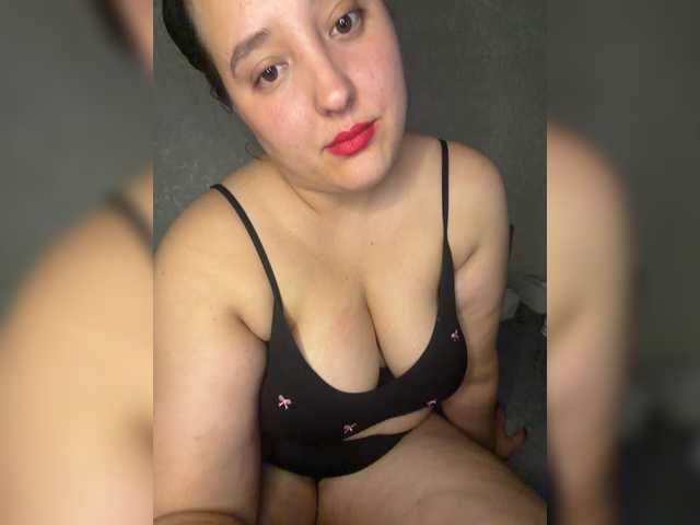 Alisaay live cam on BongaCams