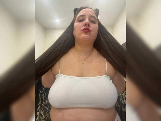 Alisaay live webcam show