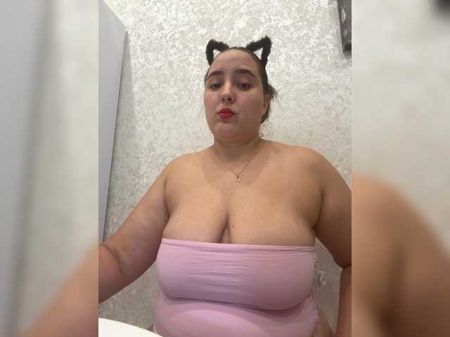 Alisaay live cam on BongaCams