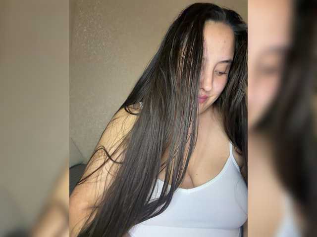 Alisaay live cam on BongaCams