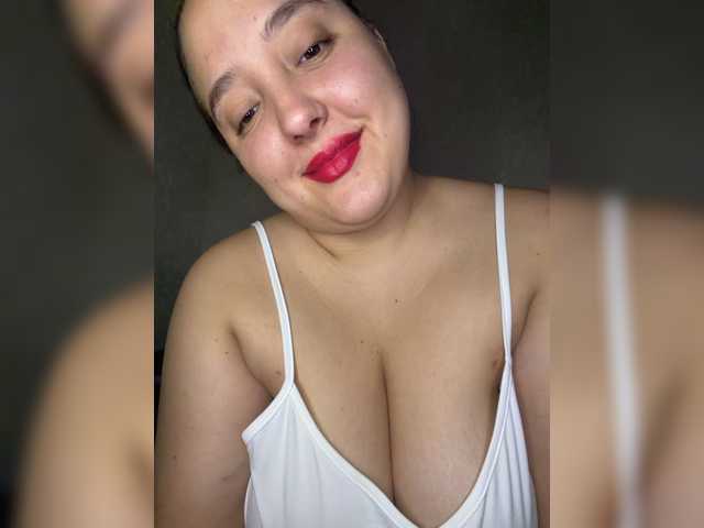 Alisaay live cam on BongaCams