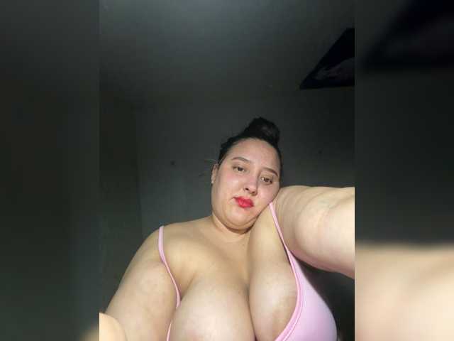 Alisaay, en directo ahora en BongaCams