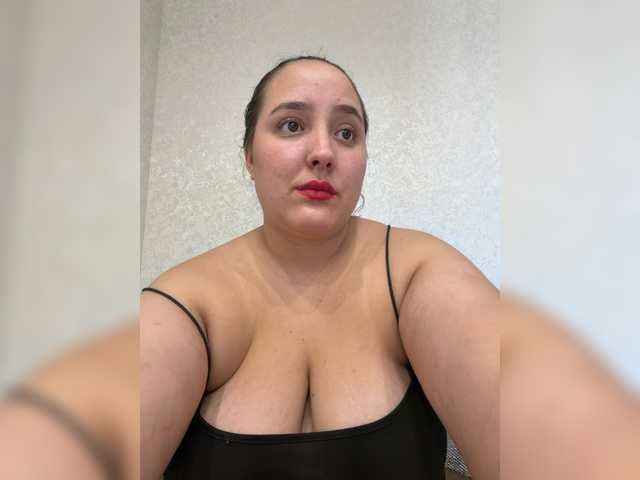 Alisaay live cam on BongaCams