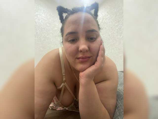 Alisaay live cam on BongaCams