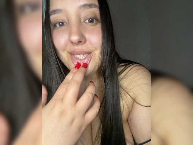 Alisaay live cam on BongaCams