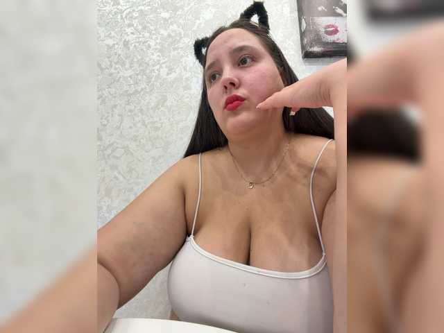 Alisaay live webcam show