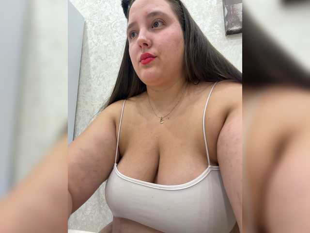 Alisaay live webcam show