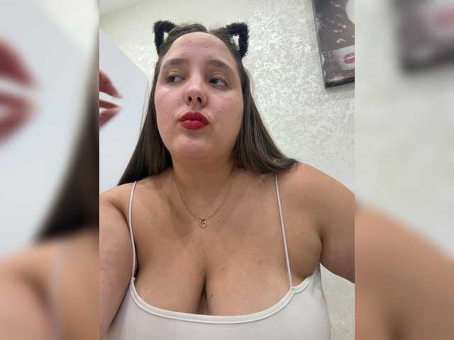 Alisaay live cam on BongaCams