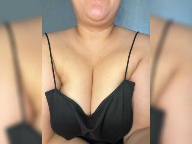 Alisaay live cam on BongaCams