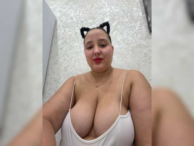 Alisaay live webcam show
