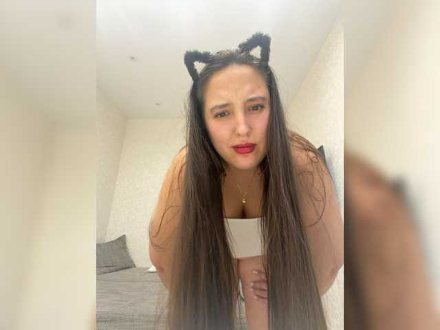 Alisaay live webcam show