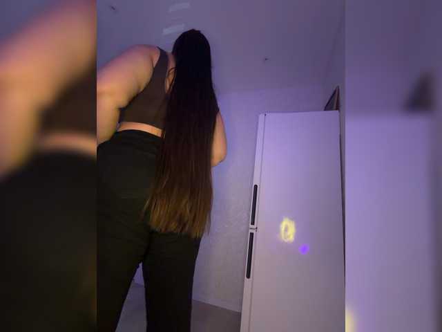 Alisaay live cam on BongaCams
