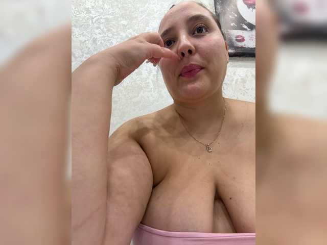 Alisaay live webcam show