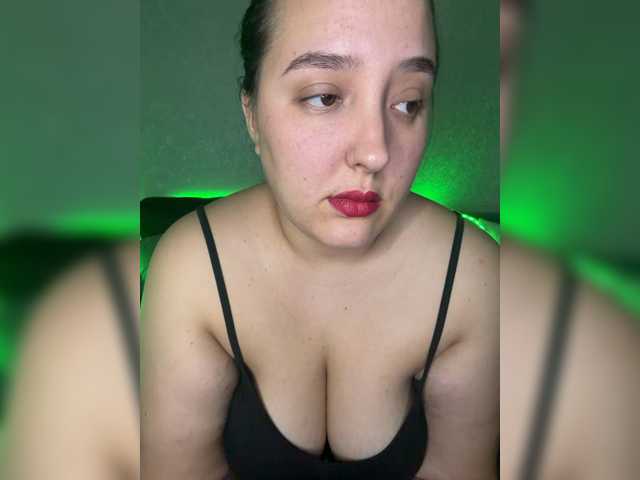 Alisaay live cam on BongaCams