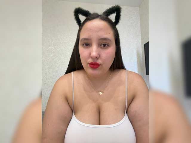 Alisaay live cam on BongaCams