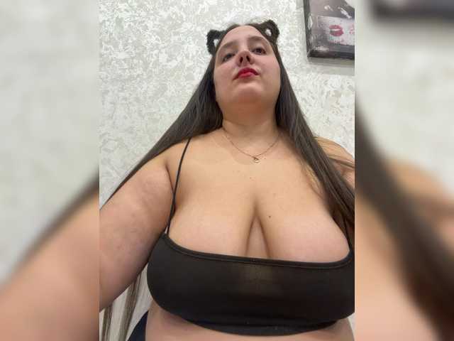 Alisaay live cam on BongaCams