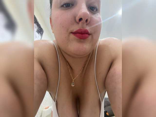 Alisaay live webcam show