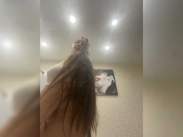 Alisaay live cam on BongaCams