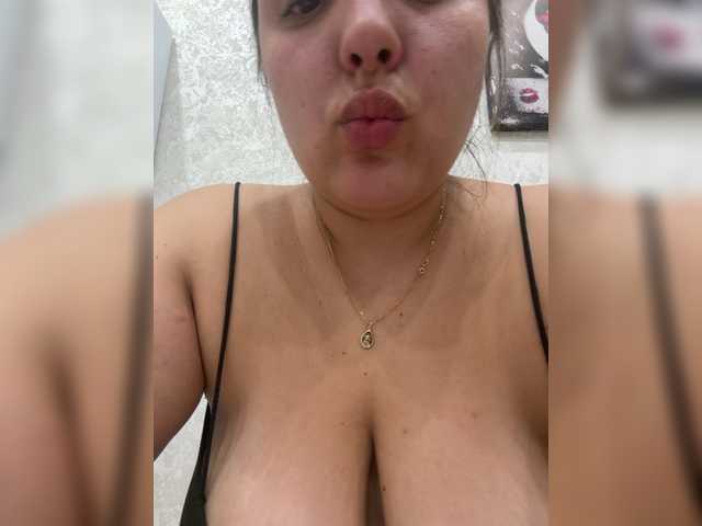 Alisaay live webcam show