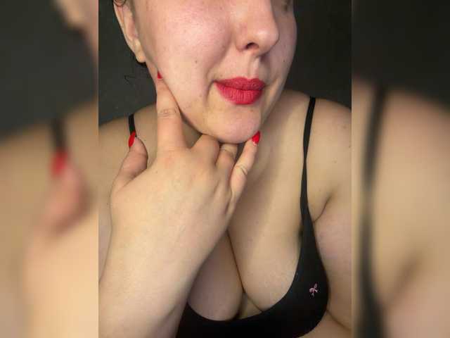 Alisaay live cam on BongaCams