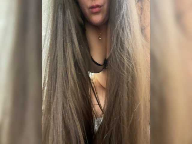 Alisaay live webcam show