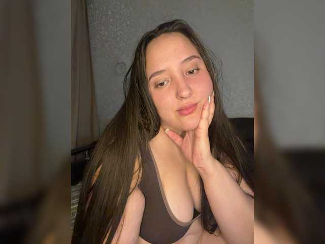 Alisaay live cam on BongaCams