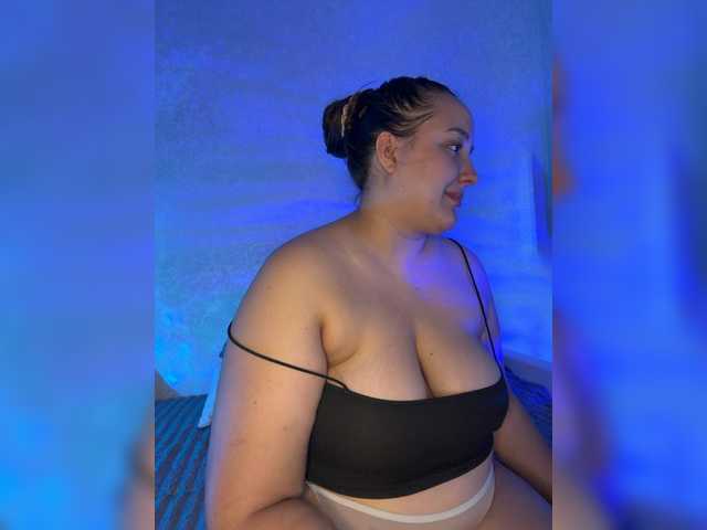 Alisaay live cam on BongaCams