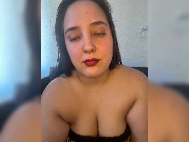 Alisaay live cam on BongaCams
