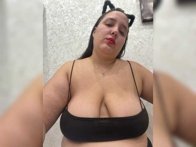 Alisaay live webcam show