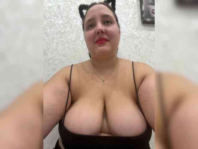 Alisaay Live Webcam on BongaCams