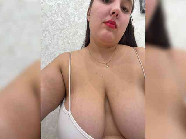 Alisaay's cam show statistics and live stream